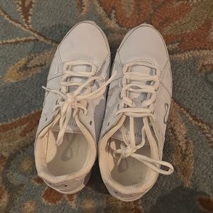Nfinity Rival Cheer Shoe, slightly used, size 7, white